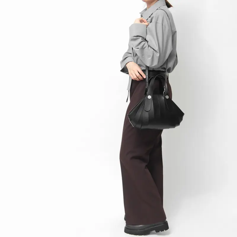 HIROKO HAYASHI ブラック ハンドバッグ スタイリッシュ 軽量美品 hiroko hayashiの2wayバッグ OSSO | 送料無料|ブラック | DANJO 公式