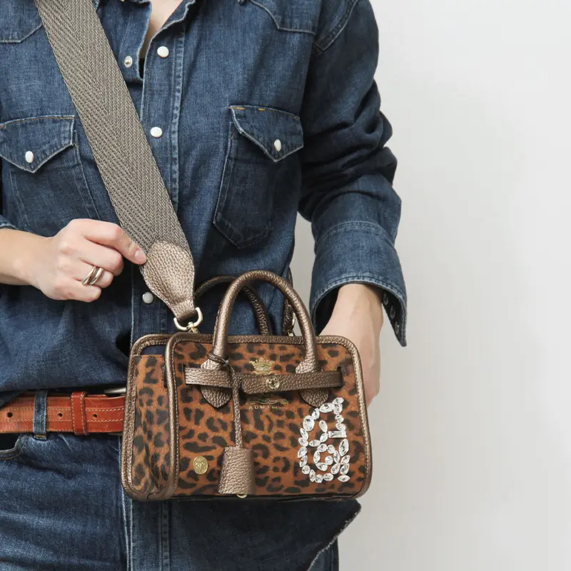 ADMJ エーディーエムジェイ フィバナイラ クリスタル付ヘリ巻きベルトトート