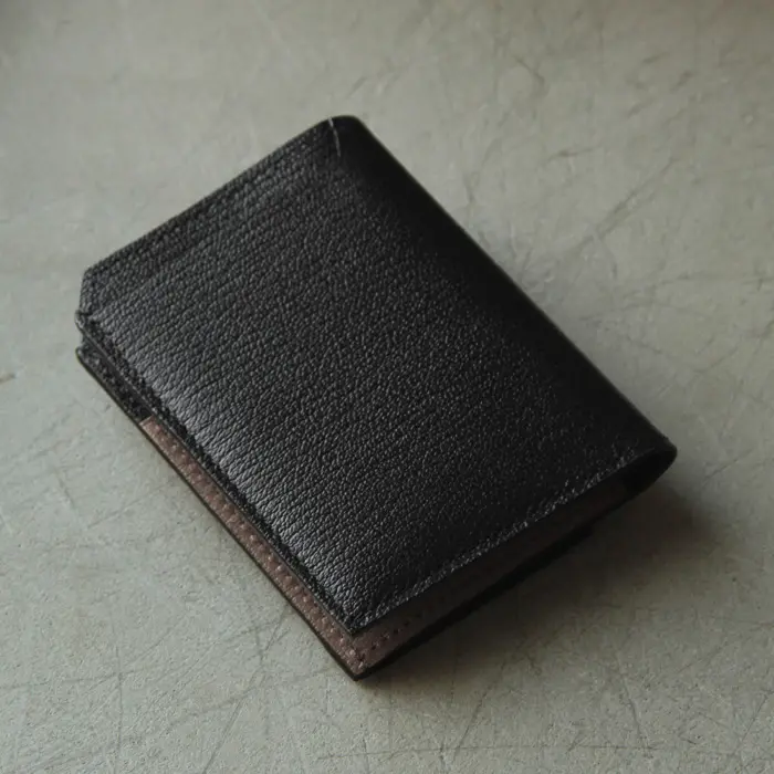 L'arcobaleno ラルコバレーノ ゴートレザー スマートカードウォレット BLACK/GRAY