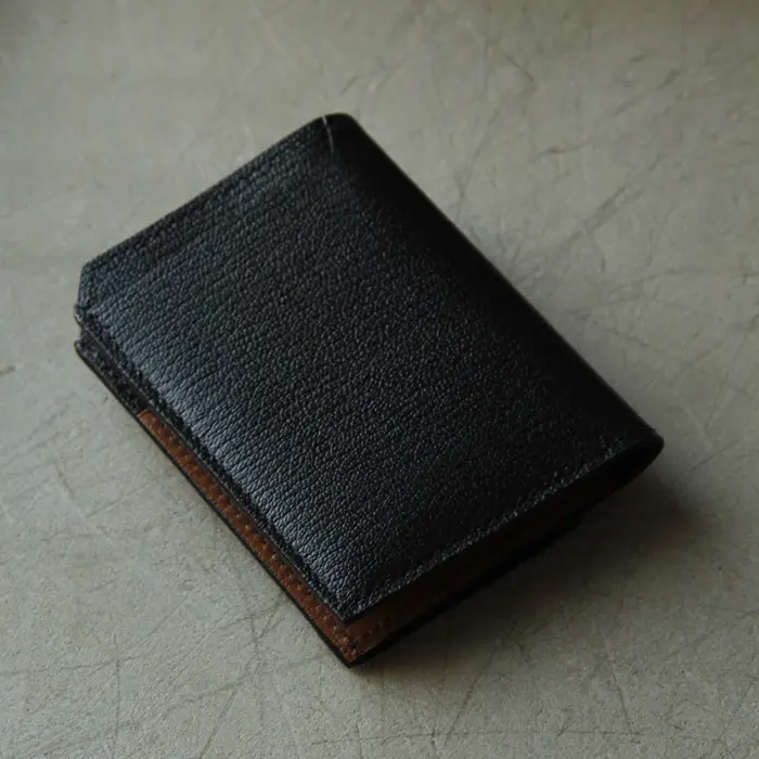 L'arcobaleno ラルコバレーノ ゴートレザー スマートカードウォレット BLACK/CAFE