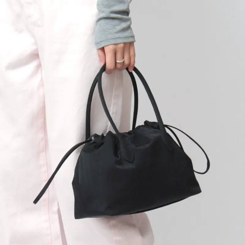 MARY AL TERNA メアリオルターナ WRING ナイロン 巾着 ミニハンドバッグ BLACK