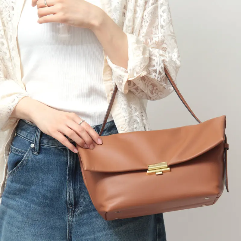 GRAFT-FLAP 牛スムースレザー ワンハンドルバッグ