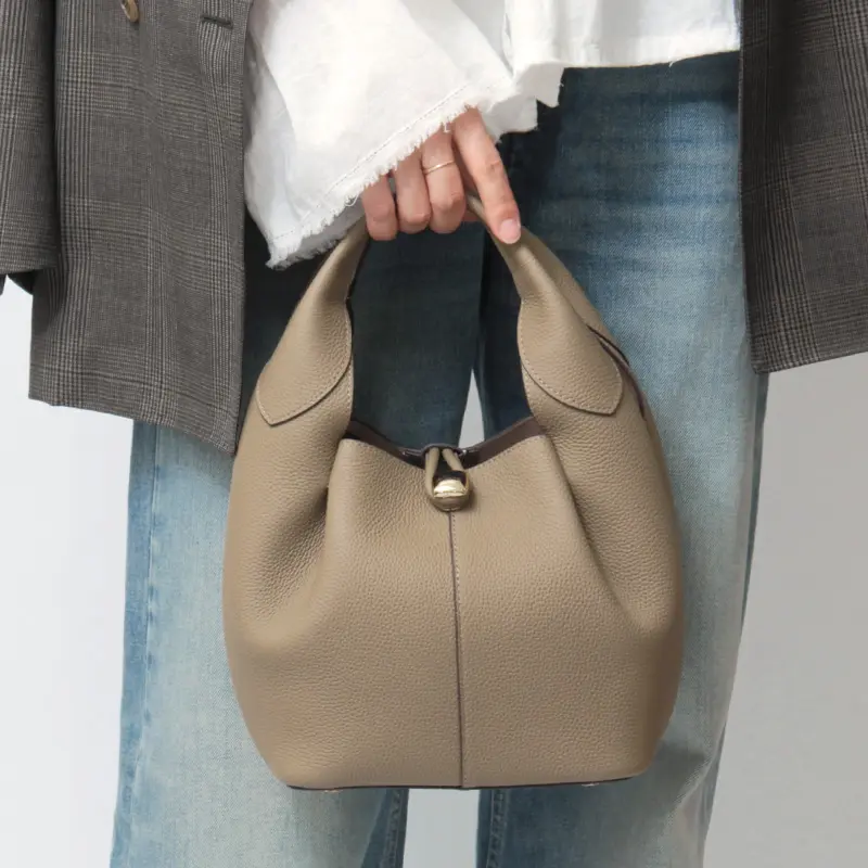PUNTI. プンティ RONDE シュリンクレザー ハンドバッグ HAZEL