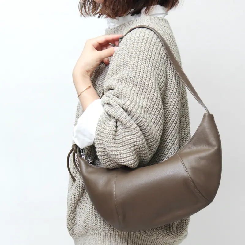 YAHKI ヤーキ シュリンクレザー ワンショルダーバッグ