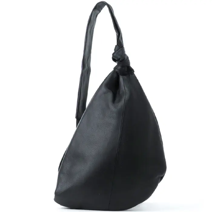 POMTATA ポンタタ CANDY BODY BAG レザー ボディーバッグ（M） ブラック