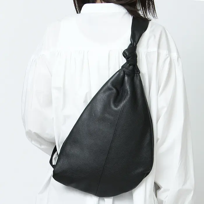 POMTATA ポンタタ CANDY BODY BAG レザー ボディーバッグ（M）