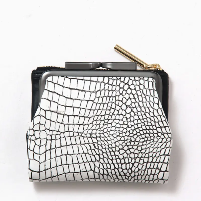 ALX  ZIP エンボスレザー がま口 2つ折り財布