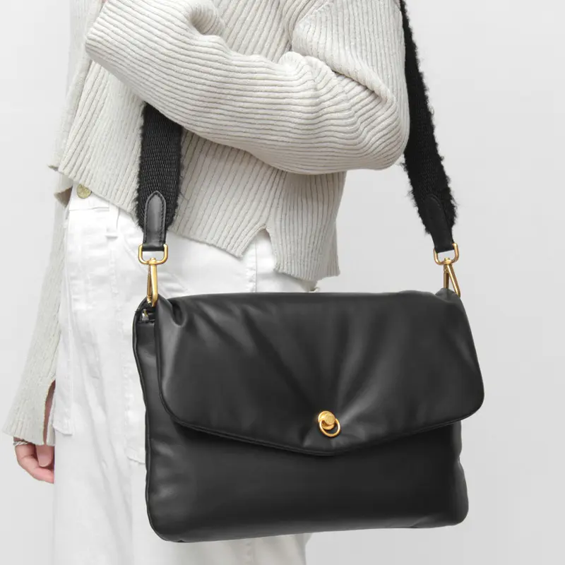 GIANNI CHIARINI ジャンニキアリーニ MIREA パフィナッパレザー 2WAYクラッチバッグ