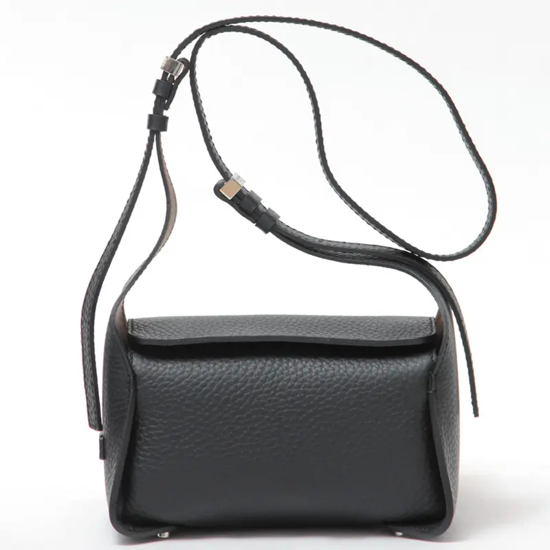 GIANNI CHIARINI ジャンニキアリーニ PENELOPE レザー ショルダーバッグ (S) NERO-CASTORO