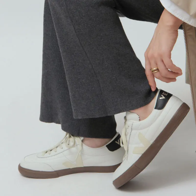 VEJA ヴェジャ ローカット スニーカー