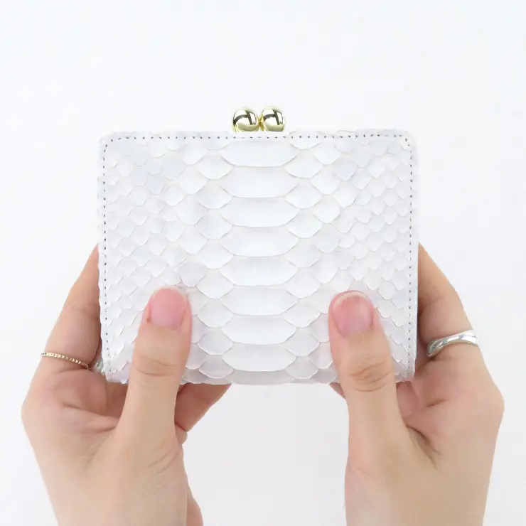 VIA DOAN ヴィアドアン Bran python 薄型 二つ折り財布 アイボリー