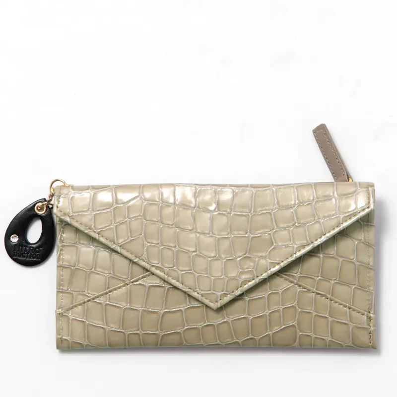 INTRO DUCTION イントロダクション エナメルクロコ 牛革 クロコ型押し ウスマチ長財布