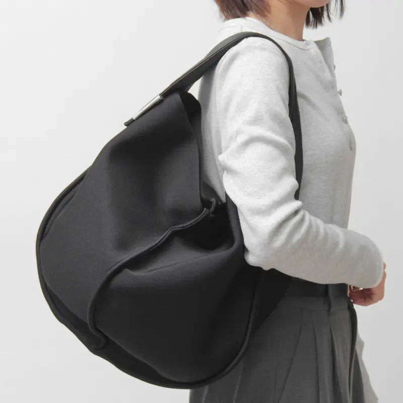 kawa-kawa カワカワ wet ワンショルダーバッグ