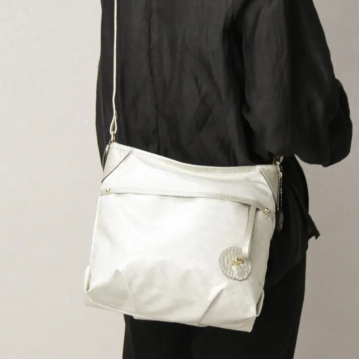 PELLE BORSA ペレボルサ アライブ ショルダーバッグ