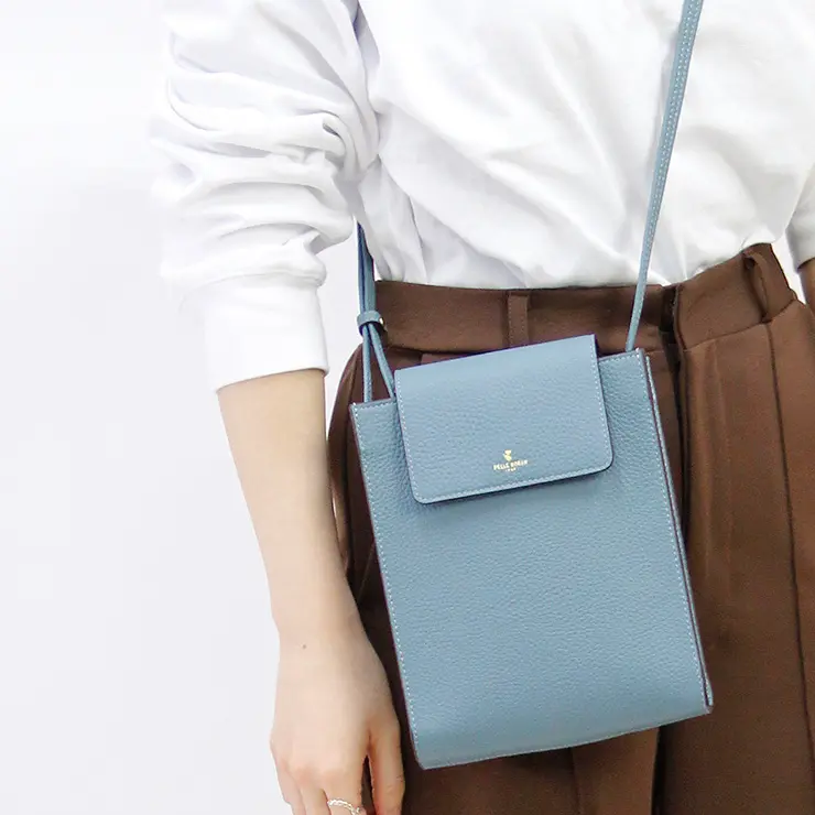 PELLE BORSA ペレボルサ Reinette レネット シュリンクレザー スクエアーポシェット