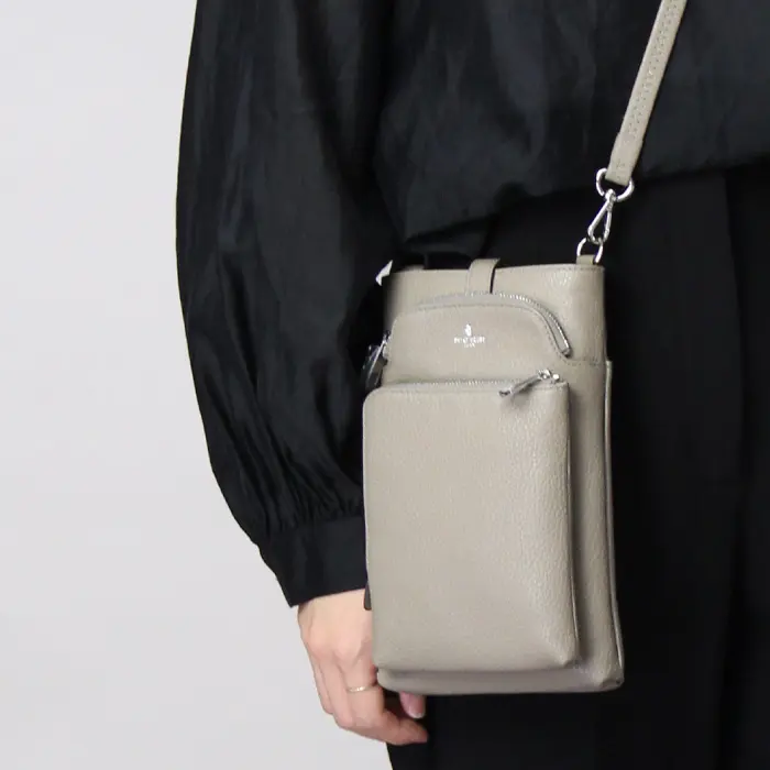 Comfy コンフィー スリムポシェット