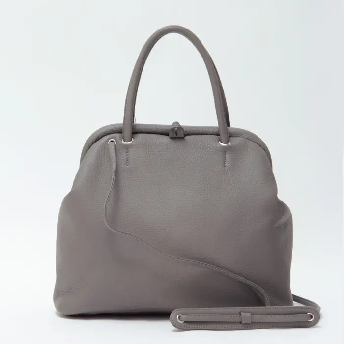 mononogu モノノグ Coquille Shrink Boston がま口 2way ボストンバッグ グレージュ