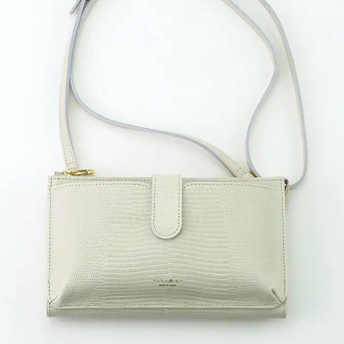 VIOLAd'ORO ヴィオラドーロ ADRIA リザード型押しレザー スマホポシェット 横型 アイスグレー