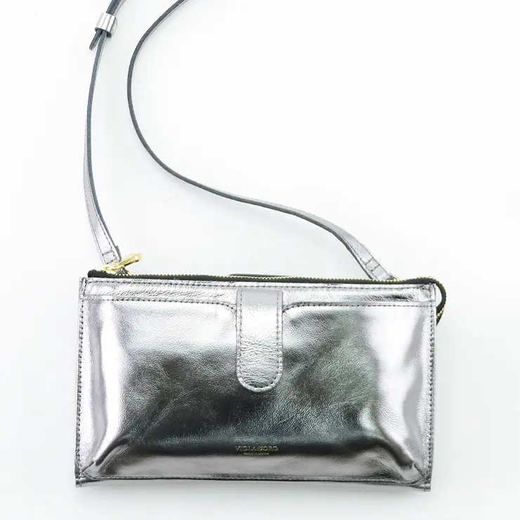 VIOLAd'ORO ヴィオラドーロ ADRIA メタリックレザー 横型 スマホポシェット SILVER