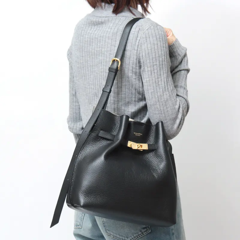 VIOLAd'ORO ヴィオラドーロ TRERO wフェイスレザー ショルダーバッグ