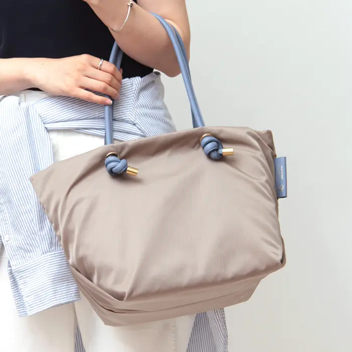 BIANCA  ノットハンドル ナイロン トートバッグ (M)