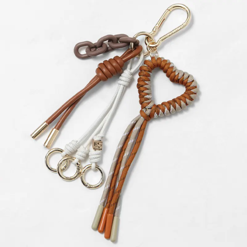 VIOLAd'ORO ヴィオラドーロ BIANCA パラコードハート バッグチャーム キャメル/オフホワイト