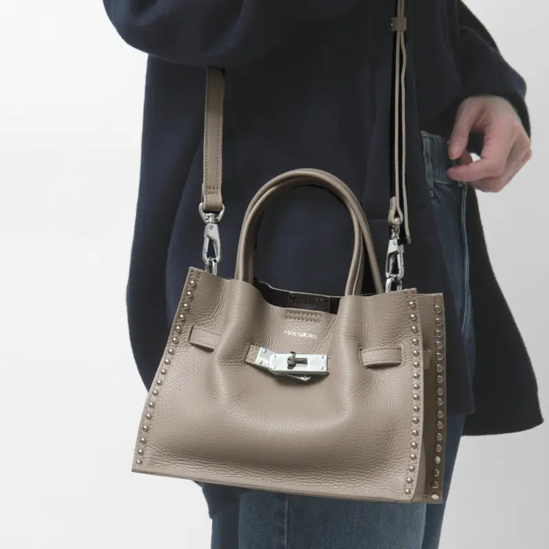 VIOLAd'ORO ヴィオラドーロ MIRO スタッズ 2way トート (S) V-8995 ライトトープ