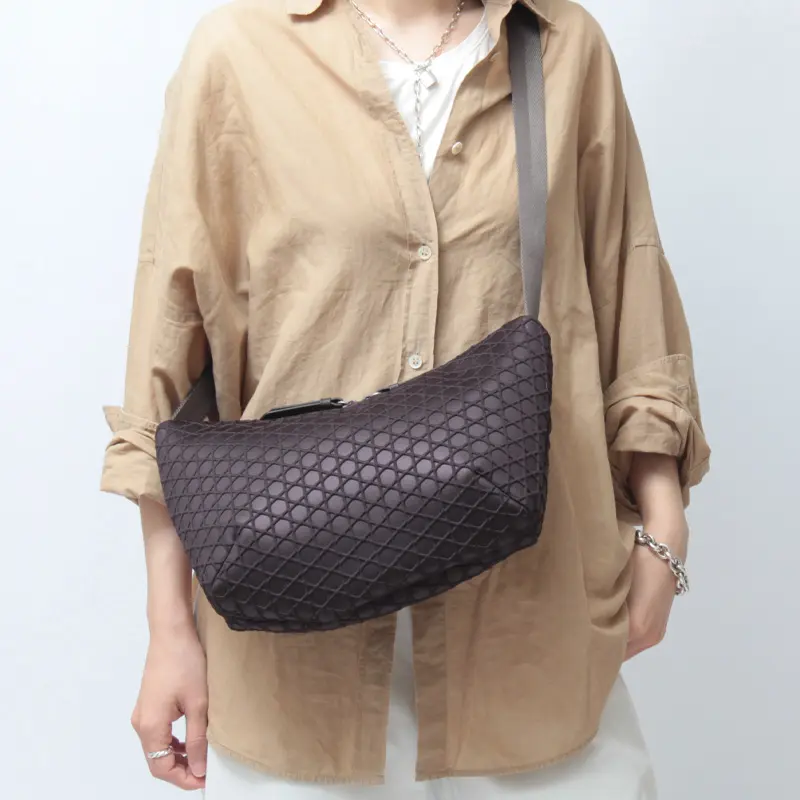 Kagome Emboss ボンディング ショルダーバッグ