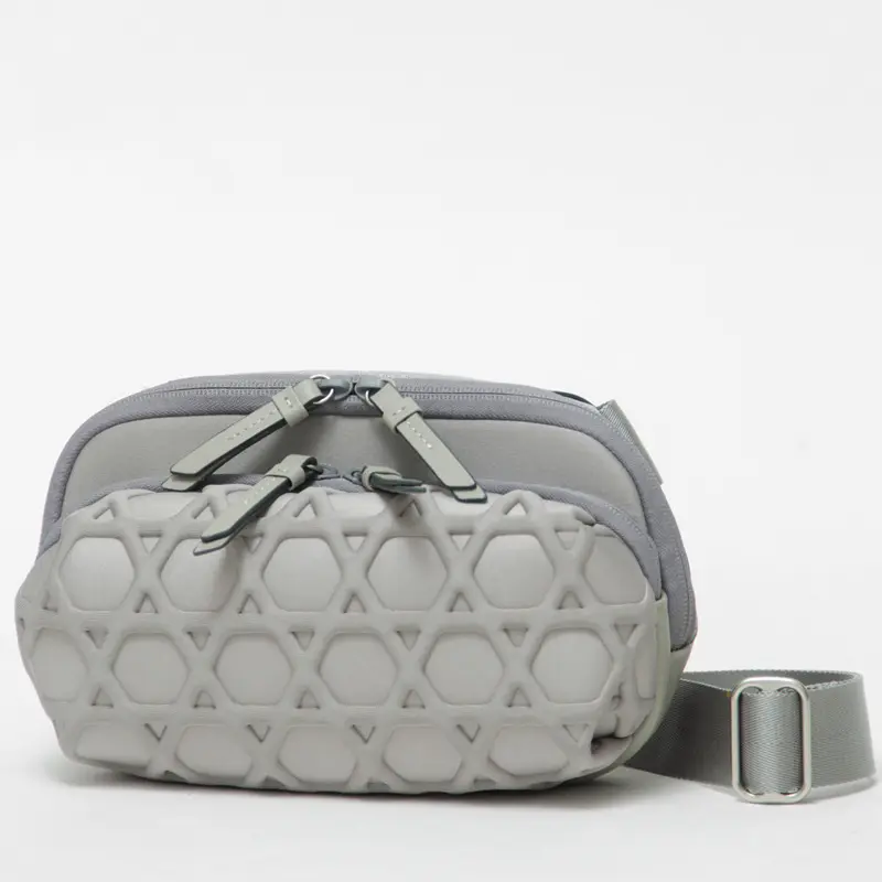 LAQUOH ラクーオ Kagome Large Emboss ショルダーバッグ シルバー