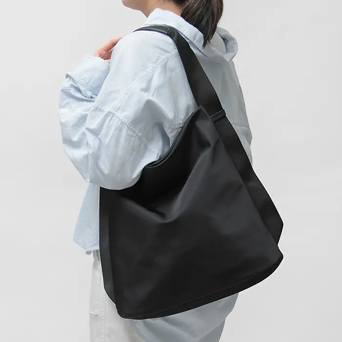 LAQUOH ラクーオ UTILITY MINIMAL ナイロンワンショルダーバッグ (L)