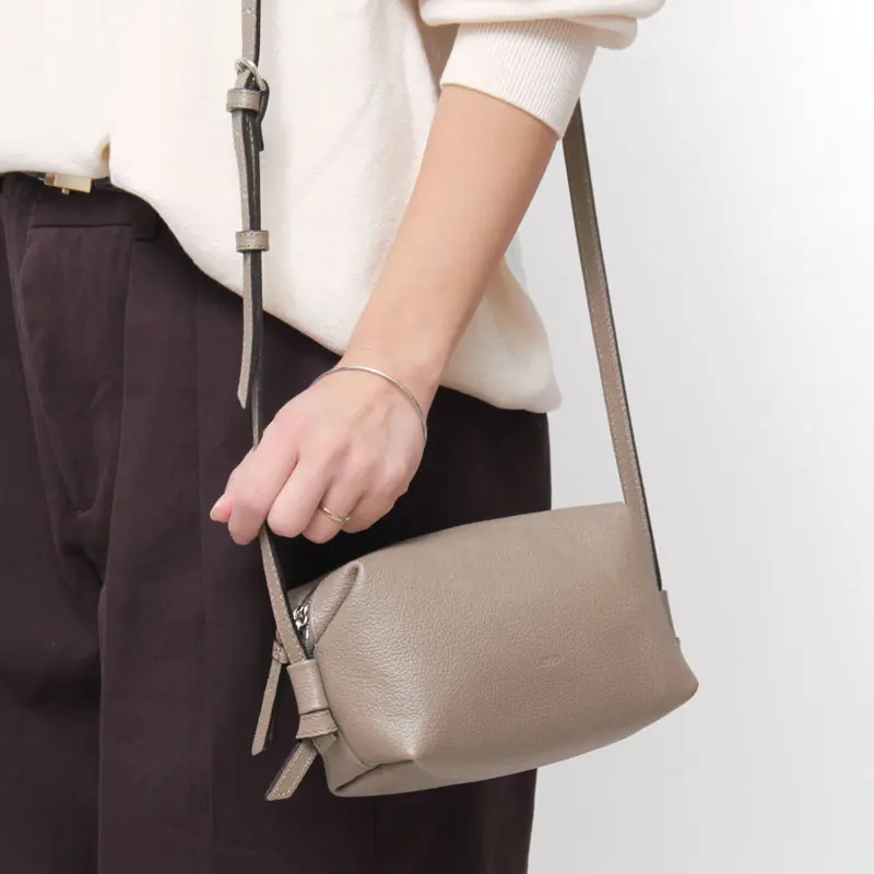 LAQUOH ラクーオ レザー ミニ ショルダーバッグ