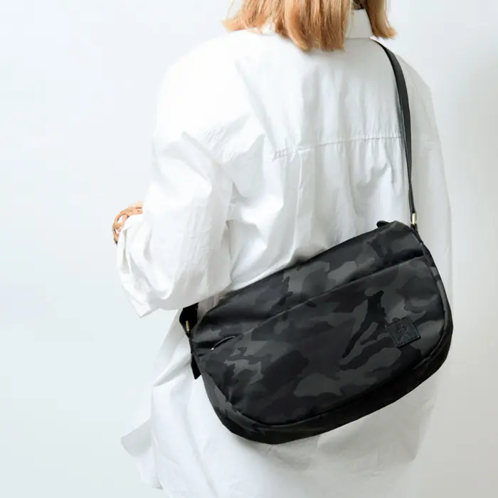 Regalo レガロ ディマンシェ カモフラージュ柄 ナイロン ショルダーバッグ