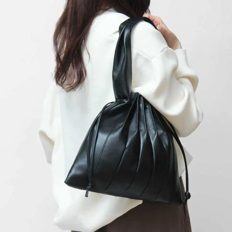 LILY リリー アンジェ レザー 巾着バッグ