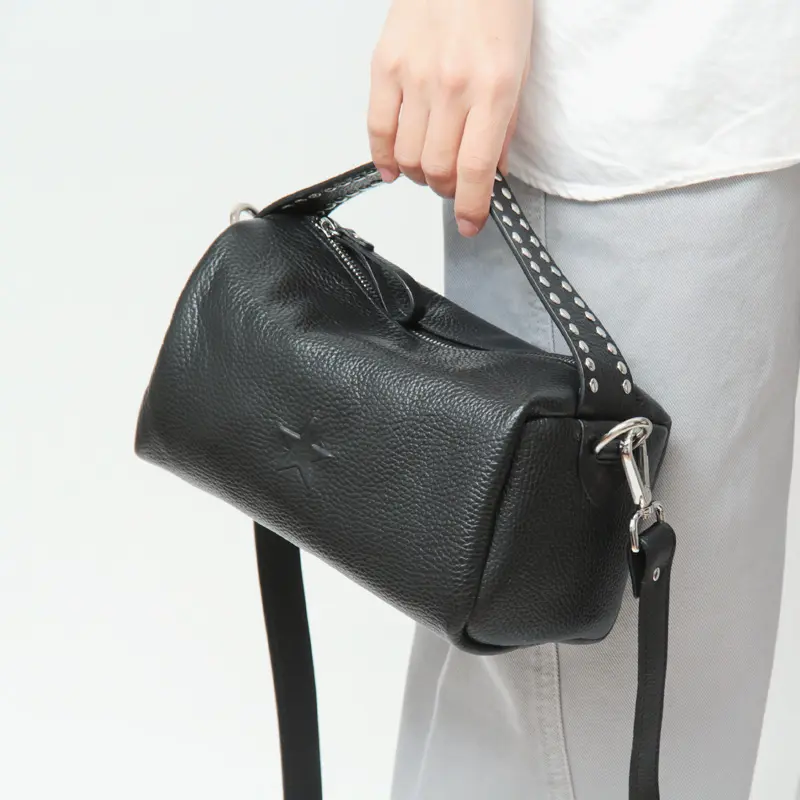 Io Pelle イオペレ 星 型押し レザー 2way ハンドバッグ