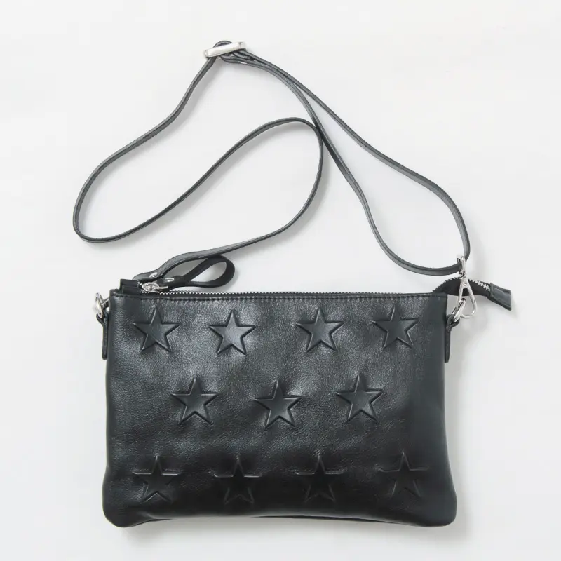Io Pelle イオペレ 星 型押し レザー ミニ ショルダーバッグ BLACK