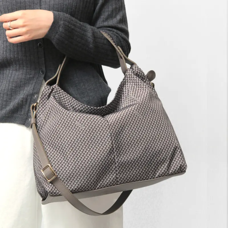 VISONA ヴィソナ モノグラムプリント 2way ショルダーバッグ (M) TAUPE