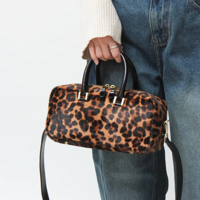 CHRISTIAN VILLA クリスチャンヴィラ レオパード柄 ヘアカーフ 2way ボストンバッグ(M) LEOPARD