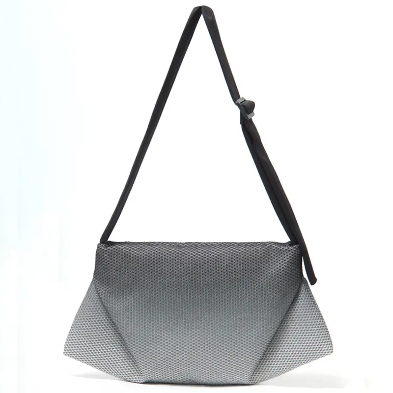 IN.ZU インズー Anvil ファブリック ショルダーバッグ