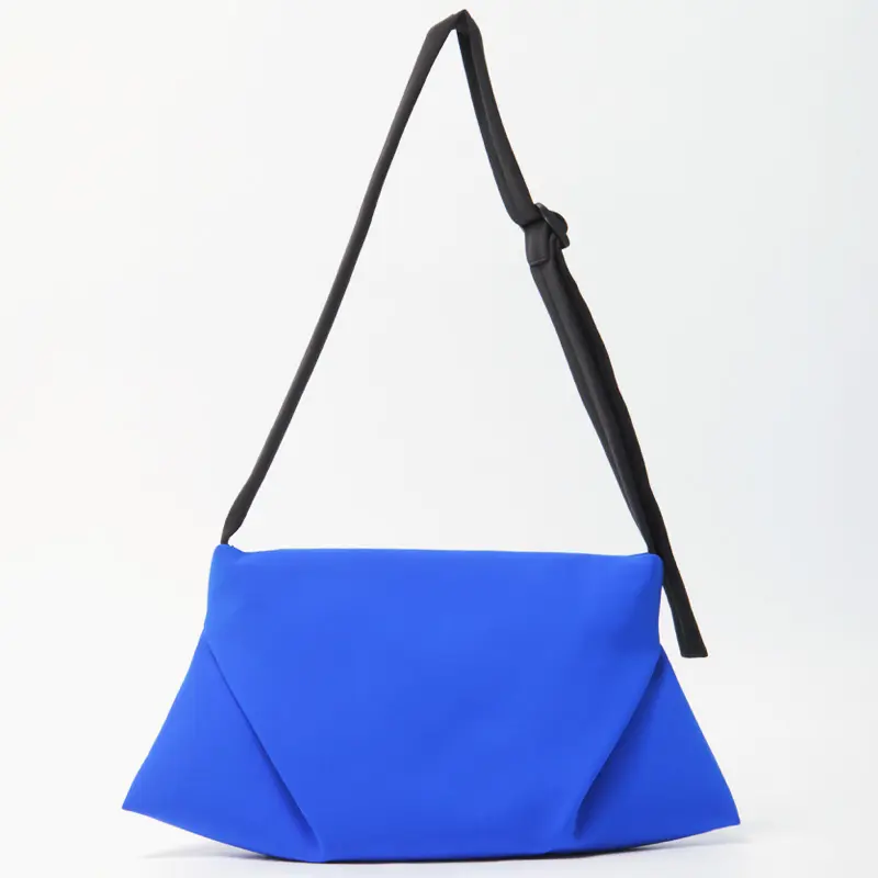 IN.ZU インズー ファブリック ショルダーバッグ ELECTRIC BLUE