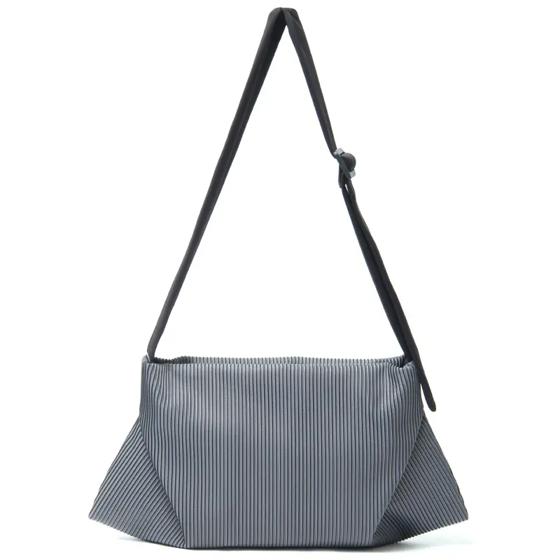 IN.ZU インズー Anvil ファブリック ショルダーバッグ