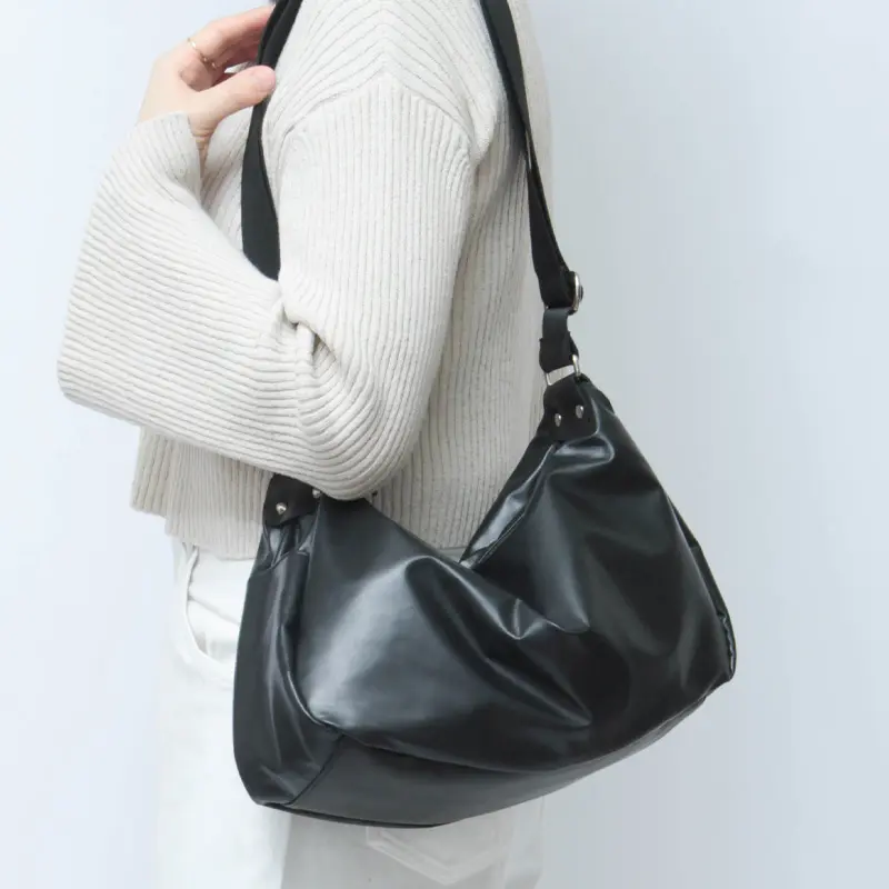 JACK GOMME ジャックゴム LIGHT LEATHER LIRIS レザー ショルダーバッグ NOIR