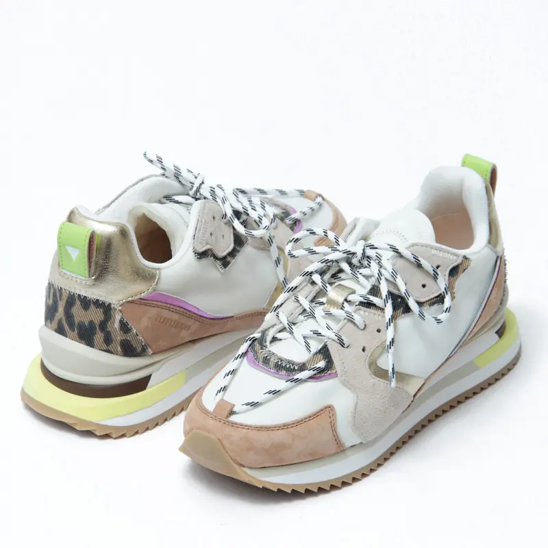 TREK UP スニーカー