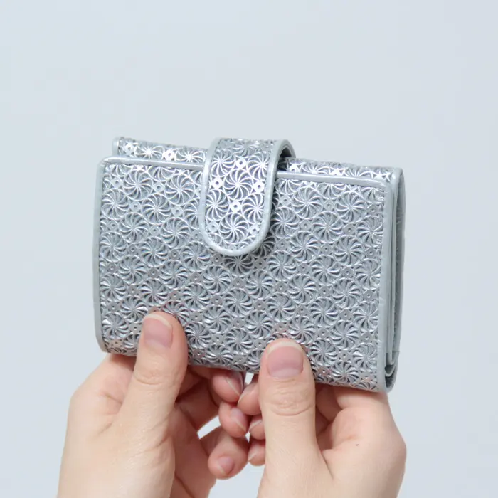 ジラソーレ 二つ折り財布