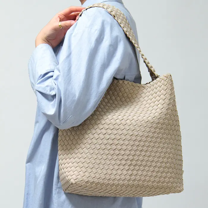 NAGHEDI ナゲディ Nomad Medium Hobo ネオプレンメッシュ ショルダーバッグ