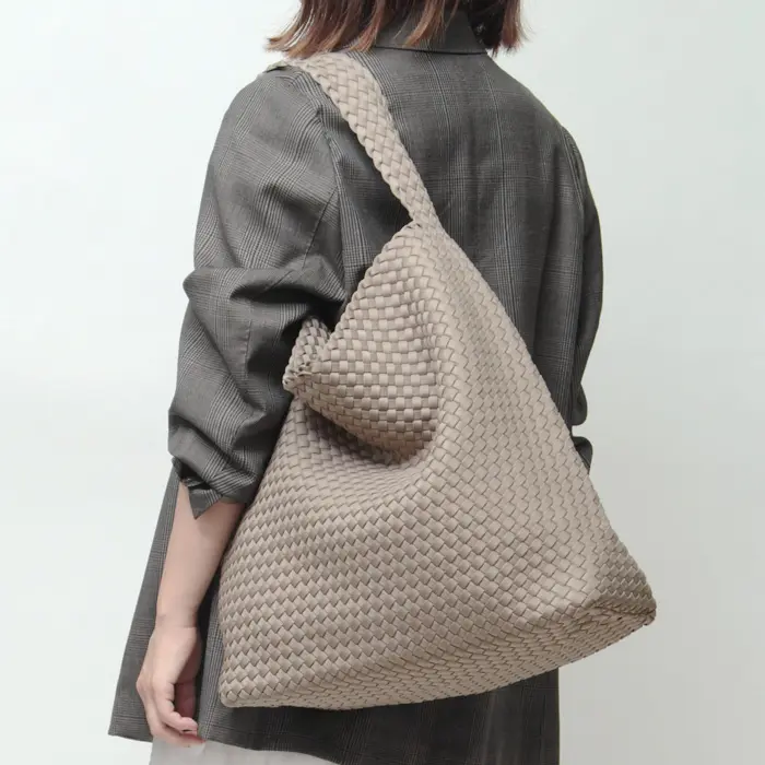 Nomad Large Hobo メッシュ ワンショルダーバッグ