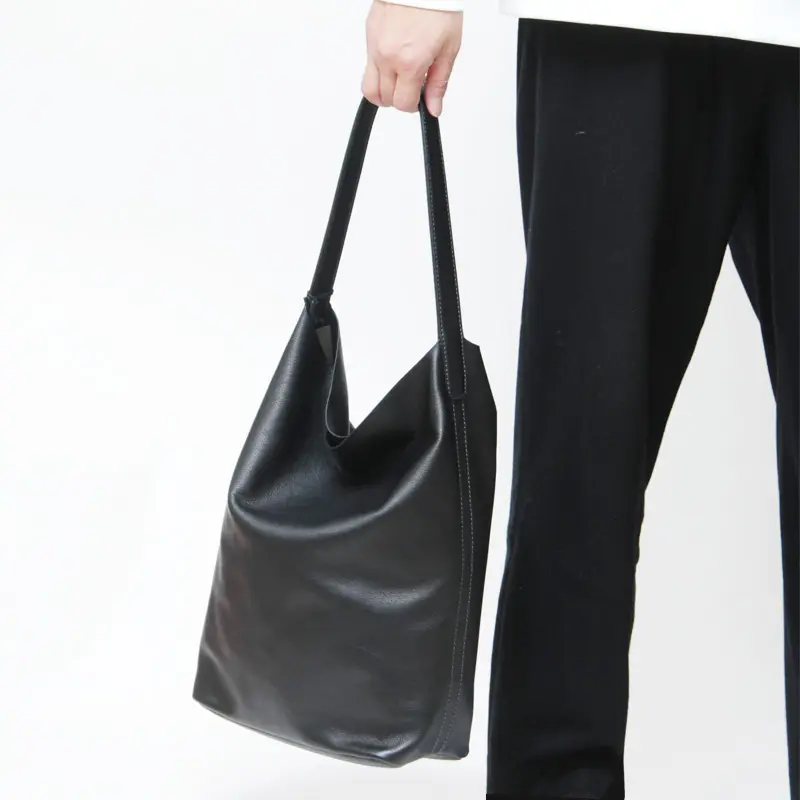 Daniel&Bob ダニエルアンドボブ ACHILLE シュリンクレザー ショルダーバッグ