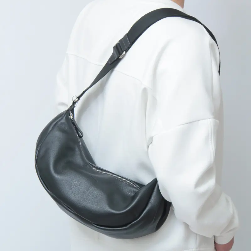 Daniel&Bob ダニエルアンドボブ TOMBOLO レザー ショルダーバッグ（M） BLACK