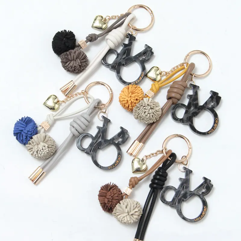 チャームをプラスしてお気に入りのバッグをアップデート。｜VIOLAd'ORO