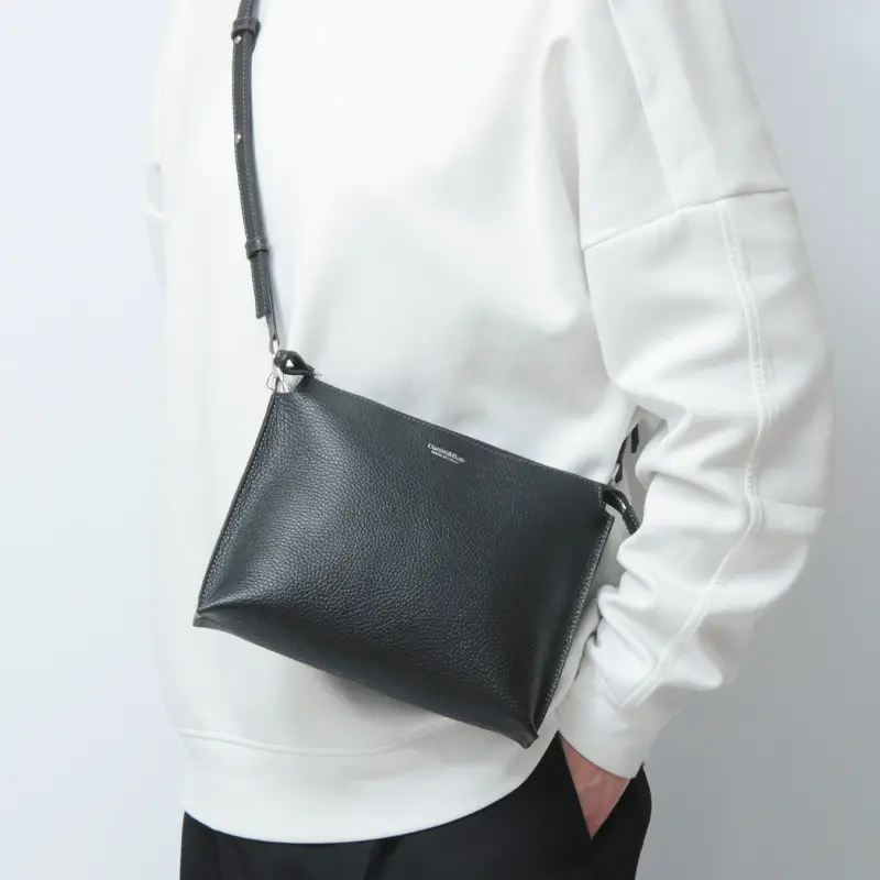 DANIEL&BOB ダニエルアンドボブ / OTELLO シュリンクレザー ショルダーバッグ 品番：U457 24SH